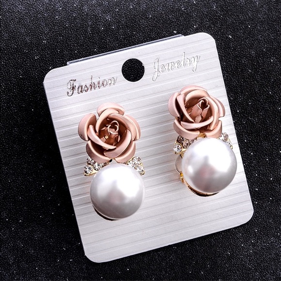 2/$20! Gold w/Champagne Pink Rose/Pearl Earrings - Picture 3 of 9